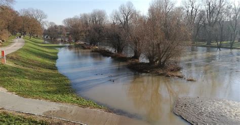 Donau Erreicht Hochwasser Meldestufe Eins