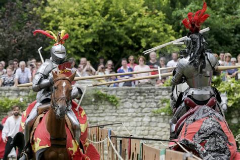 Joutes Questres Et M Di Vales Au Ch Teau Du Rivau