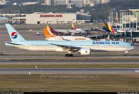 Hl Korean Air Lines Boeing B Er Photo By Wanghaotian Id