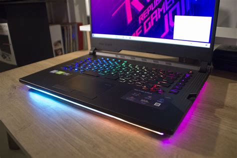 Test De L Asus Rog Strix Scar Iii Un Pc Portable Lumineux Qui En A