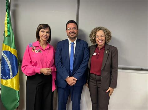 Prefeita Josi Nunes Acompanhada Da Senadora Eleita Dorinha Solicita