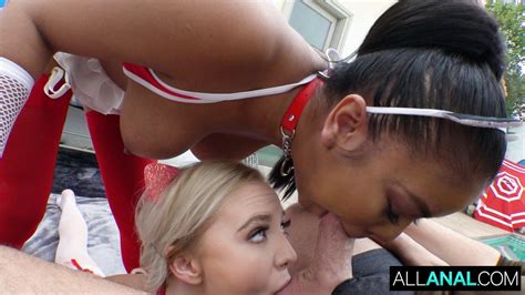 Paisley Porter And Nia Nacci In Anal Threesome Photos