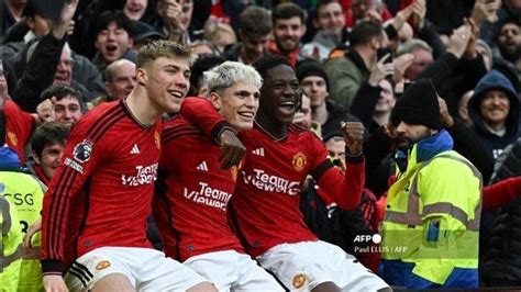 LIVE STREAMING Gratis Manchester United Vs Everton 19 30 WIB Akses