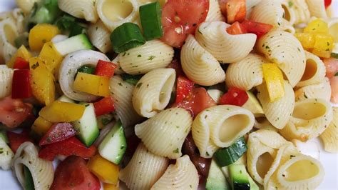 Nudelsalat Mit HäHnchen Tomate Avocado Und Feta Rezepte Suchen