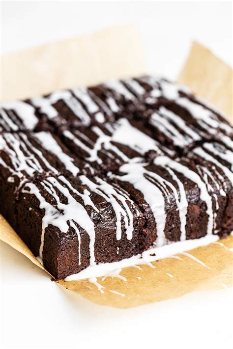 Easy Chocolate Zucchini Cake Handle The Heat