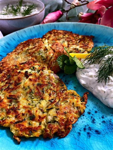 Tolles Rezept für Zucchinipuffer Zucchini puffer Rezepte Zucchini