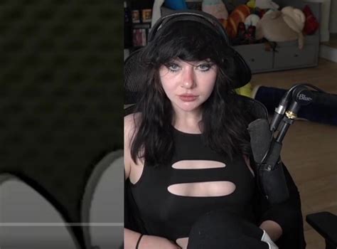 JustaMinx Twitch Streamer Exposed Her Sexy Tits While On Live Video