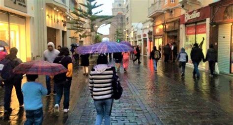 Lluvias en Lima Intensa llovizna se presentó hoy en Jesús María