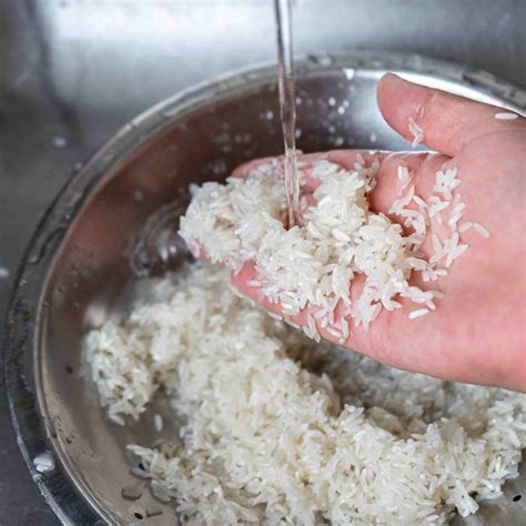 6 Good Reason To Rinse Rice Before Cooking Here S How To Do It