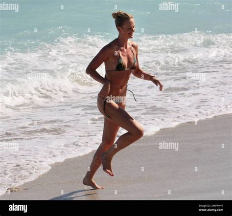 Hot Sexy Anne Seymour Damer Bikini Pics