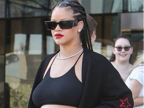 Pregnant Rihanna Looks Unbelievably Hot In Skimpy Bikini Pics