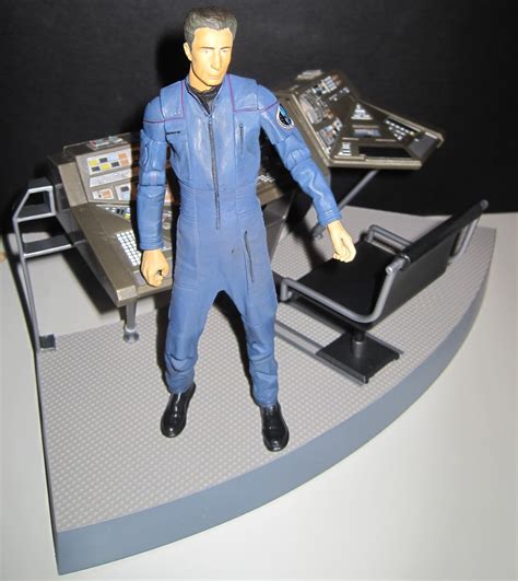 Toy Remix: Star Trek Enterprise Broken Bow Deluxe: Lt. Malcolm Reed and ...