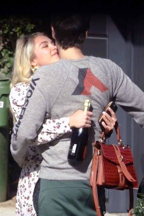 Florence Pugh And Zach Braff Out Kissing In London 01132020 Hawtcelebs