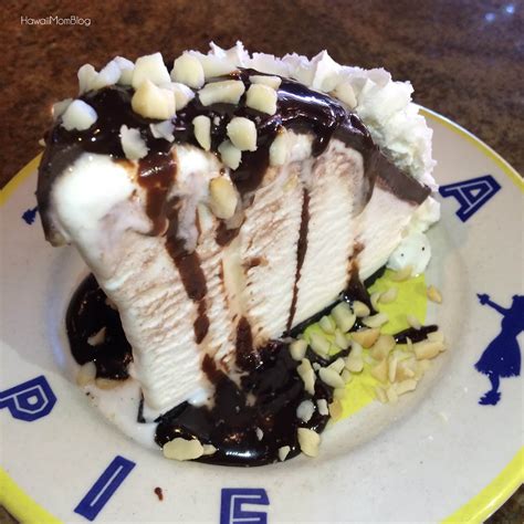 Hawaii Mom Blog Hula Pie At Hula Grill Waikiki