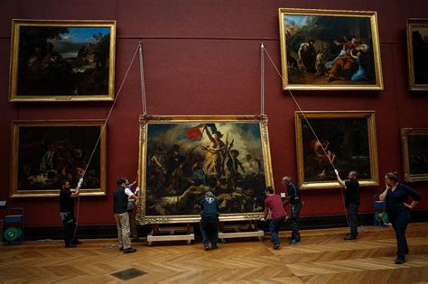 La Libert Guidant Le Peuple De Delacroix Quitte Les Murs Du Louvre