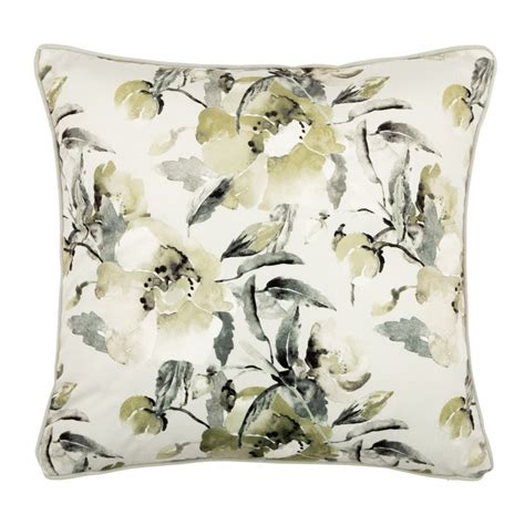 VALTENE VELVET FLORAL CUSHION 45CM Poundstretcher