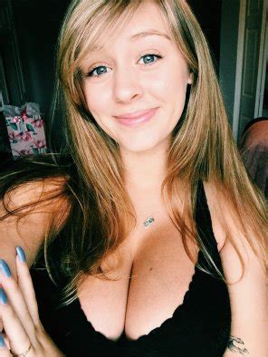 PictureShe Has Such Beautiful Eyes Porn Pic