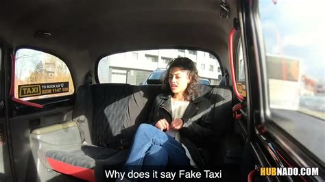 Bubble Butt Hottie Scarlet Gives Some Pussy On The Back Seat
