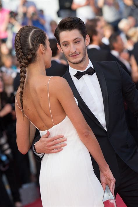 Photo Pierre Niney Et Sa Compagne Natasha Andrews Mont E Des