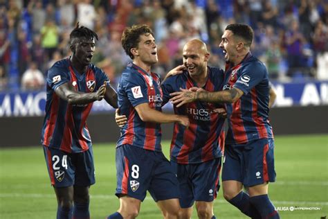 Sd Huesca Mirand S El Penalti Afea El Gol De Javi Mart Nez