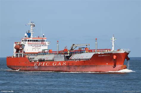 Epic Manhattan Vessel Photos For Hannesvanrijn Vesseltracker