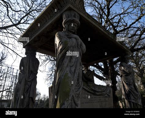 Kensal Green Cemetery Stock Photo - Alamy