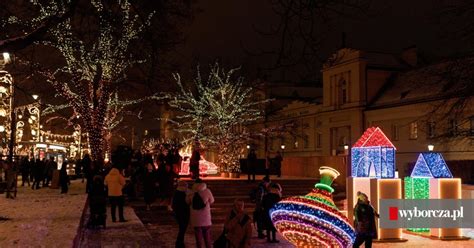 Nowe Wi Teczne Iluminacje W Warszawie Z Czas W Wiecha I Osieckiej