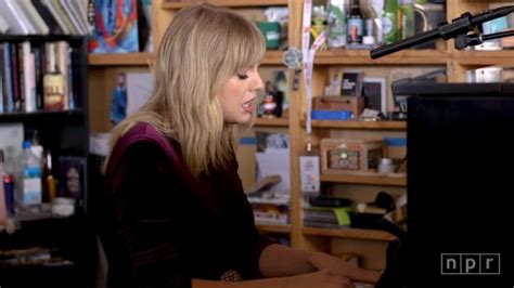 Taylor Swift Performs ‘Tiny Desk Concert’