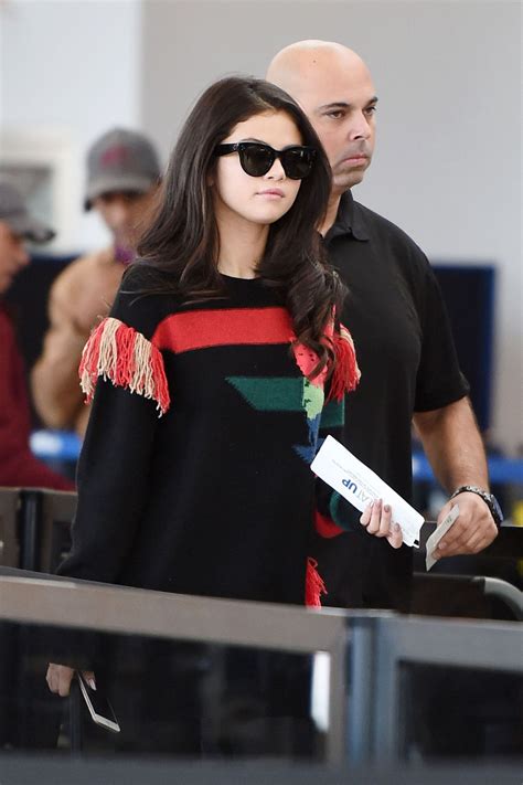 Selena Gomez Arrives At Jfk Airport In New York 10 15 2015 Hawtcelebs