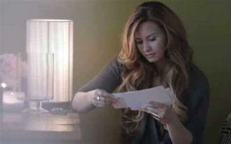 Demi Lovato Lança Clipe De Give Your Heart A Break Celebs Ig