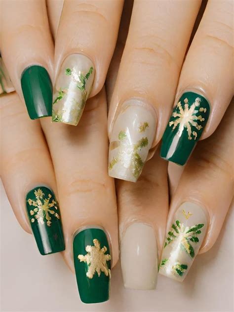 Festive Green And Gold Christmas Nail Designs To Try In Sarah