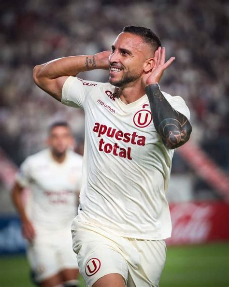 Universitario Derroto A Santa Fe Con Goles De Emanuel