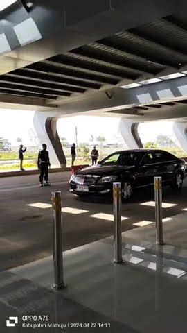 Rangkaian RI 1 Tiba Di Bandara TAMPA PADANG SULBAR Youtube