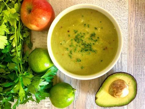 Crema fría de manzana aguacate y lima Receta Aguacate Cremas y