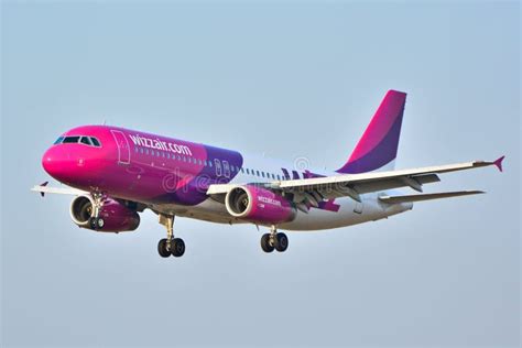 Wizzair Linii Lotniczej Samolot Zdjęcie Stock Editorial Obraz