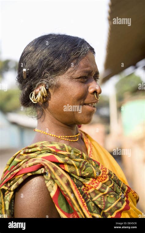 Oriya woman hi-res stock photography and images - Alamy