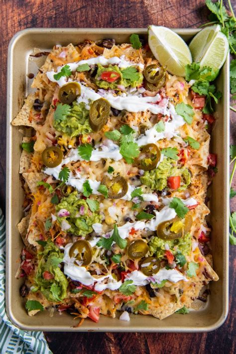 Easy Pulled Pork Nachos (Super Crispy!) | Easy Dinner Ideas