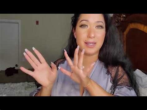 Mature Woman With Big Ass And Big Boobs In A Short Skirt Poses On Webcam YouTube