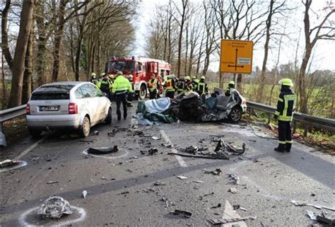 Schwerer Verkehrsunfall Auf Der B Mit Todesfolge Vollsperrung