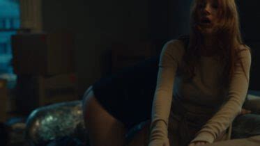 Omg He S Naked Oscar Isaac Goes Full Frontal In Scenes From A Marriage Omg Blog