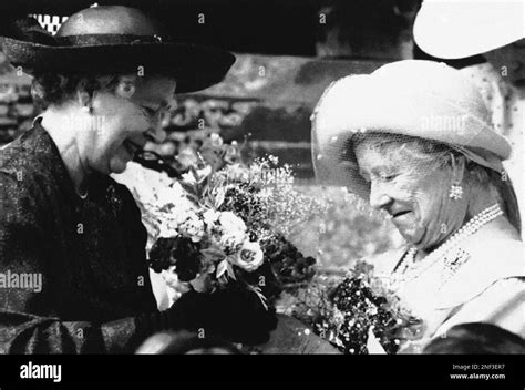 Britain S Queen Mother Overflowing With Flowers To Celebrate Her 91st Birthday Receives A