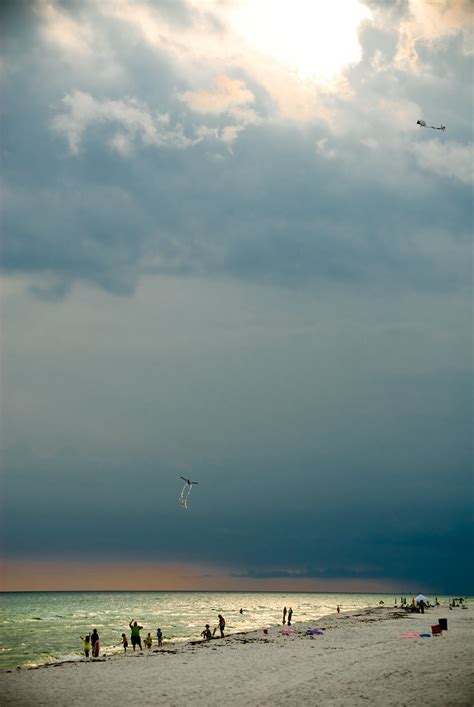 Kite flying | flickrized | Flickr