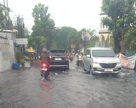 Sejumlah Ruas Jalan Di Pekanbaru Terendam Banjir Ini Kata Pupr