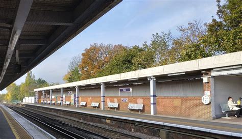 Southeastern To Restore Some Off Peak Charing Cross Trains Murky Depths