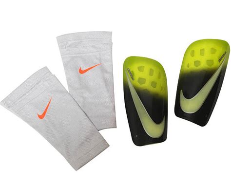 Купити Щитки футбольні Nike + панчохи з кишенею для щитків разів. M ...