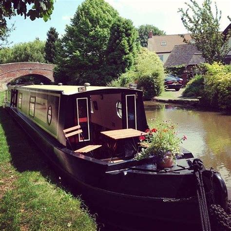 √ Barton Under Needwood Marina