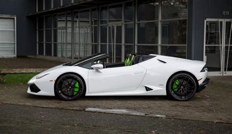 Lamborghini Huracan La Supercar Che Cambia Colore Piedi Pesanti