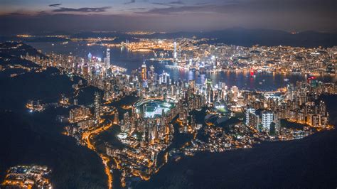 飞越天际线 以全新视角俯瞰香港全景