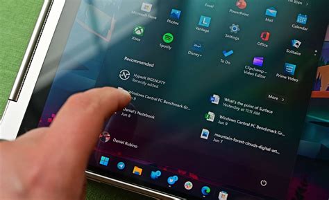 What's new with the touch experience on Windows 11 2022 Update | Windows Central