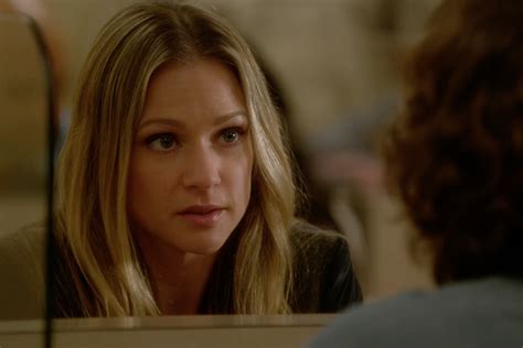 Criminal Minds Exclusive Sneak Peek Jj Delivers Some Bad News To Reid